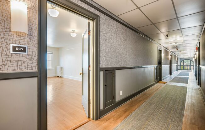 Studio, 1 bath, 464 sqft, $1,350, Unit 505