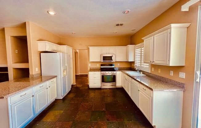 Sunridge Stunner! 4 Bedrooms!