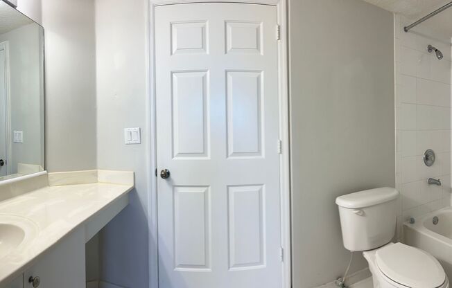 2 beds, 2 baths, 1,204 sqft, $2,066, Unit 10220-D3 - Bostonian