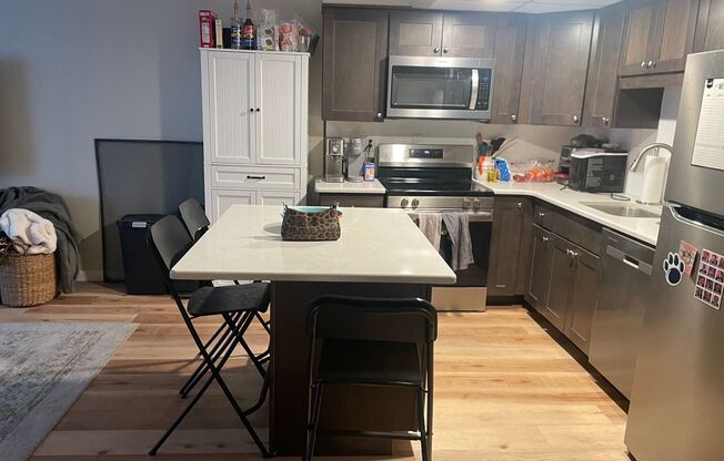 Renovated University Gateway 2 Bed 2 Bath!