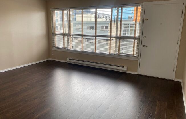 2 beds, 1 bath, 702 sqft, $2,200, Unit 606