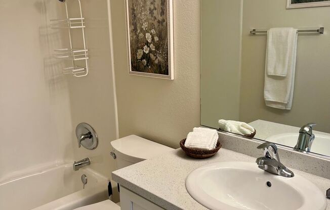 2 beds, 2 baths, 950 sqft, $4,000, Unit 509