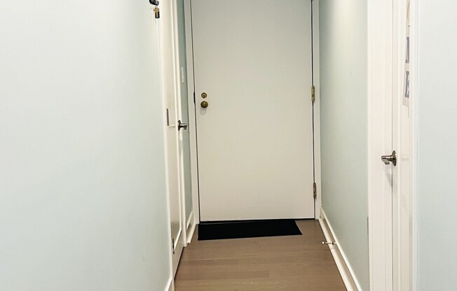 1 bed, 1 bath, 857 sqft, $3,400, Unit 5-5S