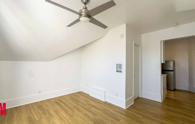 Studio, 1 bath, 300 sqft, $1,699, Unit 14