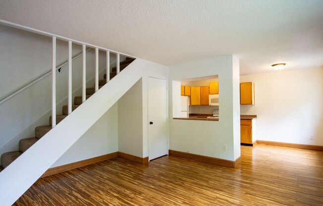 Beautiful 2-Bedroom Townhouse in Brooklyn Neighborhood!
