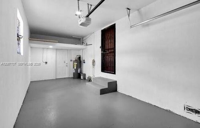 3 beds, 2 baths, $3,600