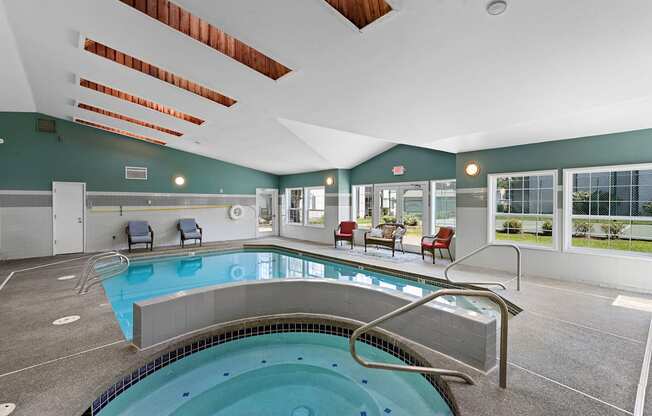 Indoor Swimming Pool and Spa at Serra Vista Apartment Homes, Lynnwood