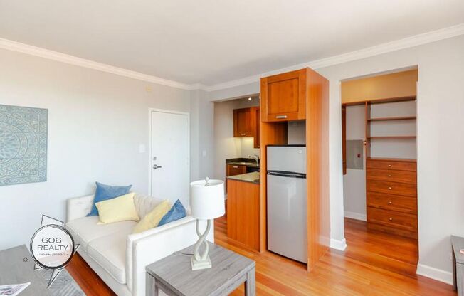 Studio, 1 bath, 600 sqft, $1,450, Unit 808