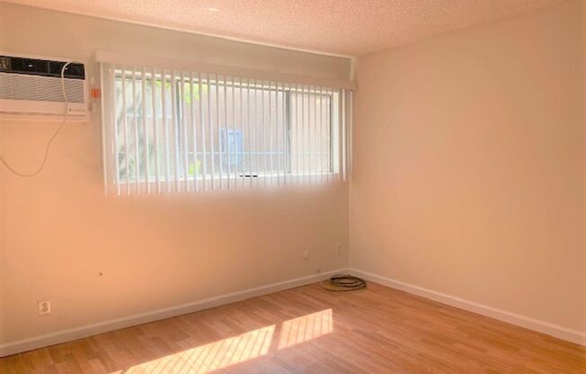 Charming 1-Bedroom Apartment Located in Van Nuys – Move-In Ready!