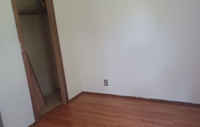 2 beds, 1 bath, $800