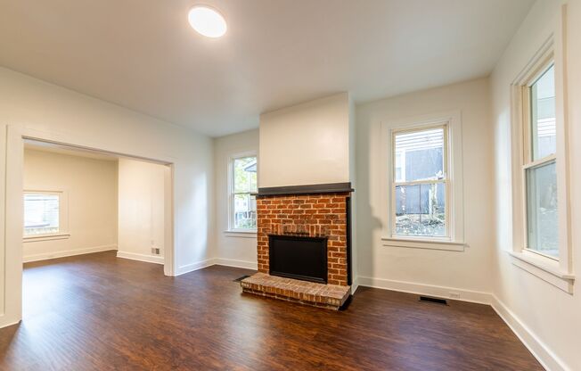 3 beds, 2.5 baths, $2,075, Unit Mt Washington