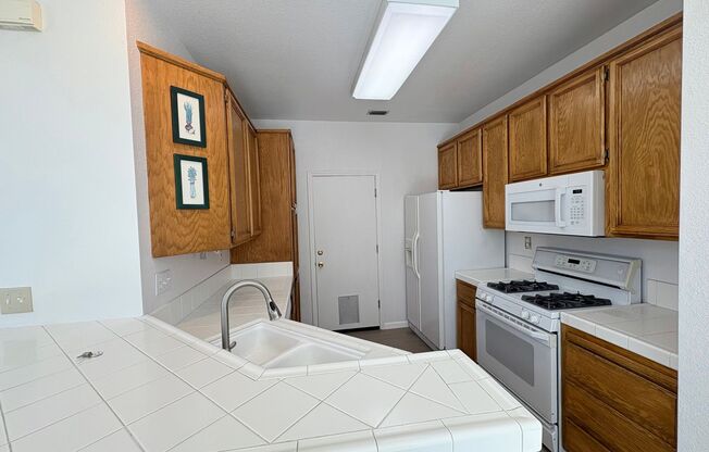 Cute 3 Bedroom 2.5 Bath Home in Brentwood