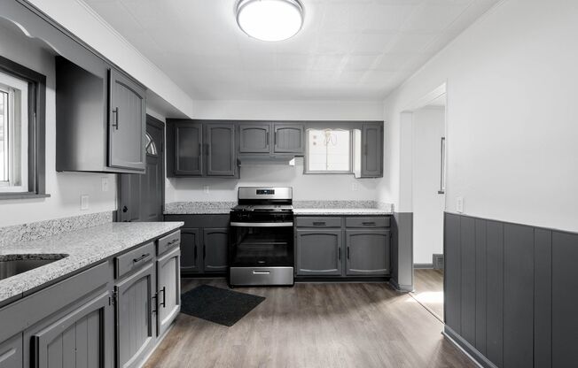 Stunning 3 bedroom home in McKees Rocks available May 1!