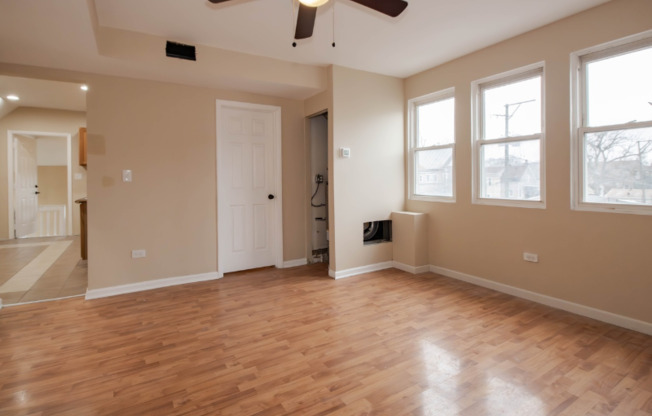 5001 W CHICAGO AVE