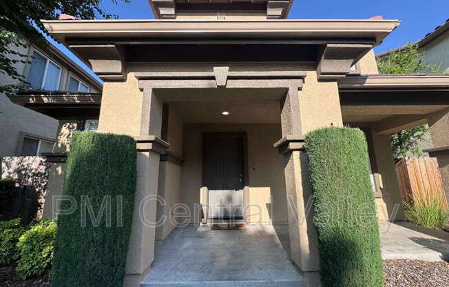 10920 HONEYSUCKLE WAY