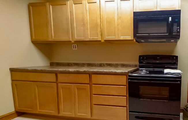 2 beds, 1 bath, $1,000