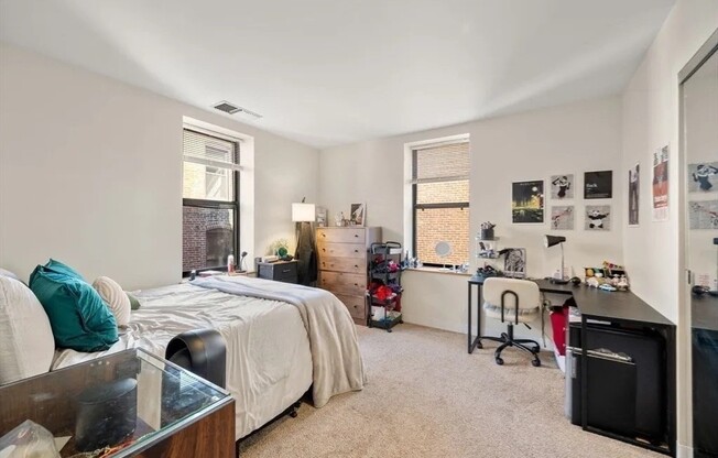 2 beds, 1 bath, 851 sqft, $4,000, Unit 307