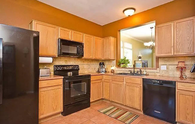 Beautiful 3 Bedroom / 2.5 Bath Townhome in Kyle