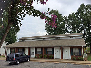 1 bed, 1 bath, 600 sqft, $1,200, Unit I3