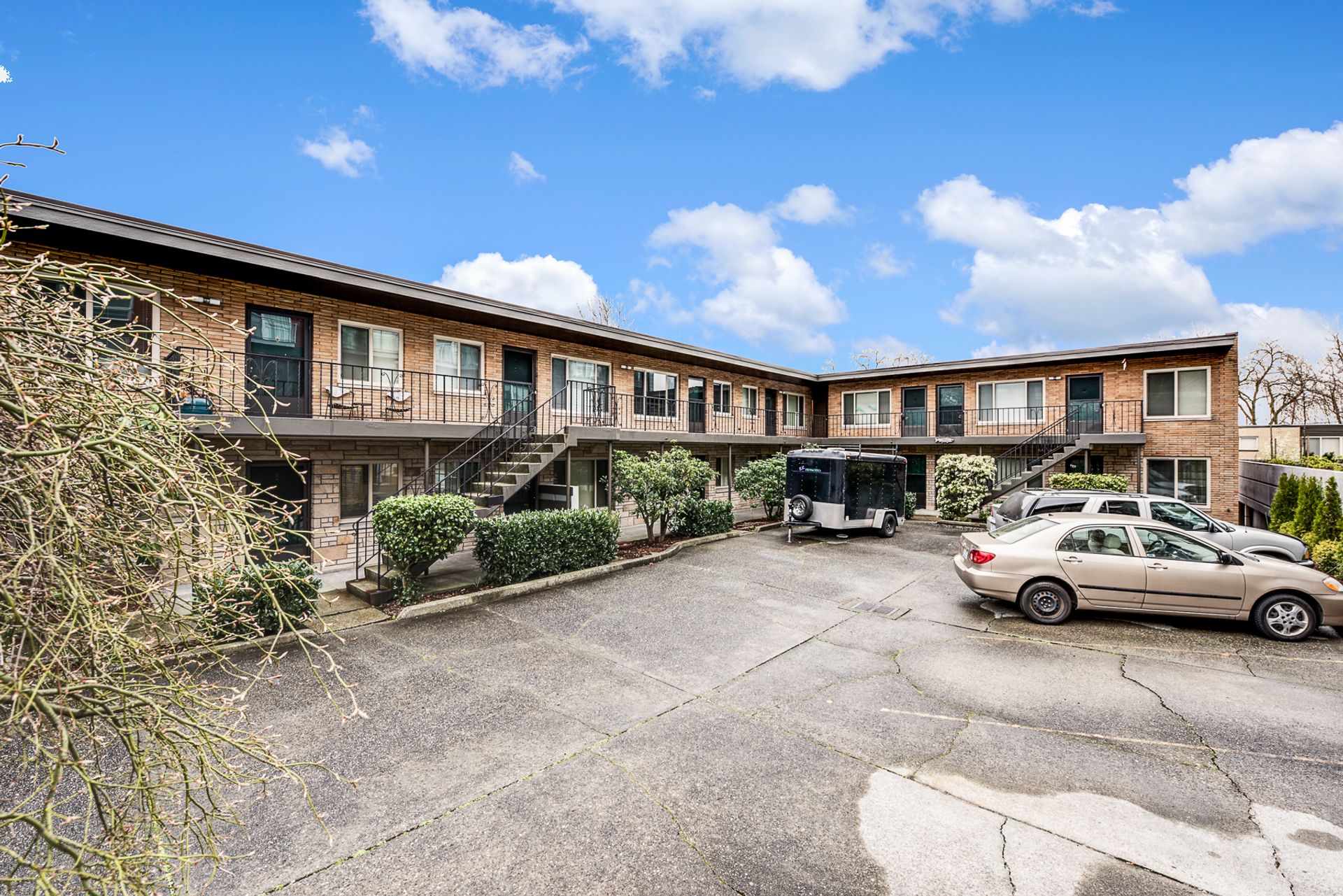 Spacious Capitol Hill 1-Bedroom with In-Unit Washer/Dryer – Prime Location!