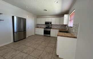 3 beds, 2 baths, $1,400