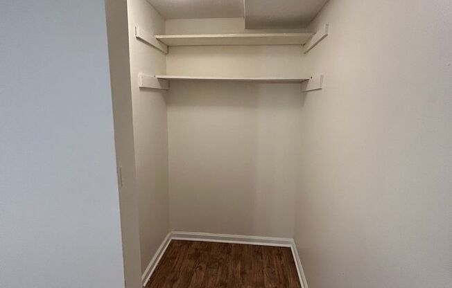 1 bed, 1.5 baths, 1,200 sqft, $1,100, Unit 2009-27