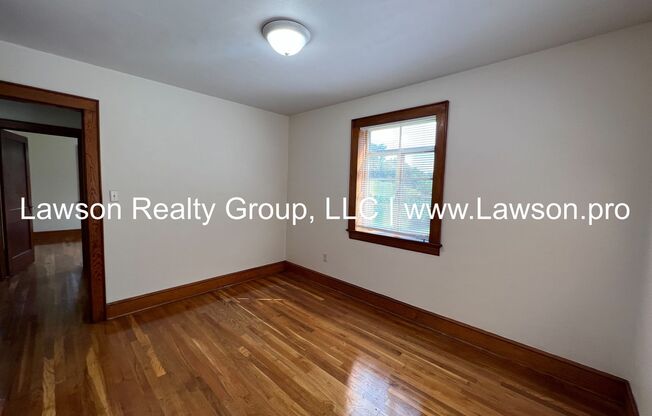 2 beds, 1 bath, $1,395