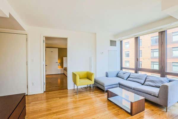 2 beds, 2 baths, 1,100 sqft, $4,200, Unit 5A