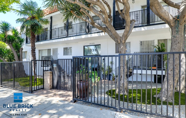 1035 N HAYWORTH AVE