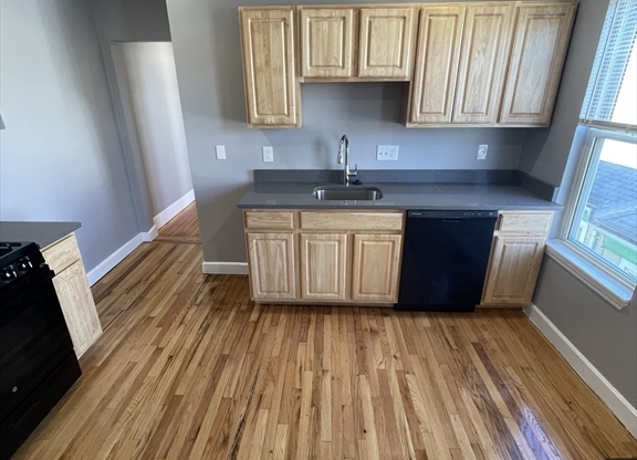 33 W TREMLETT ST
