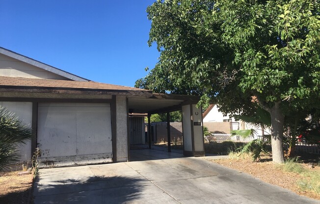 2 bedroom townhouse Nellis/Charleston 1425/mo