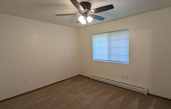 2 beds, 1 bath, 1,100 sqft, $1,319, Unit 1053 8305