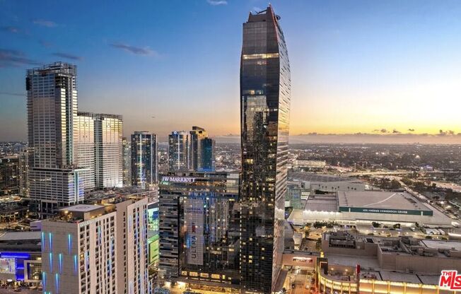 1 bed, 2 baths, 1,300 sqft, $5,795, Unit 39G