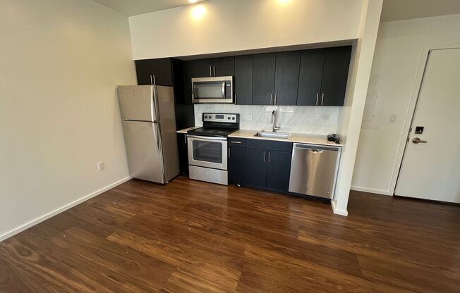 1 bed, 1 bath, 660 sqft, $1,810, Unit 702
