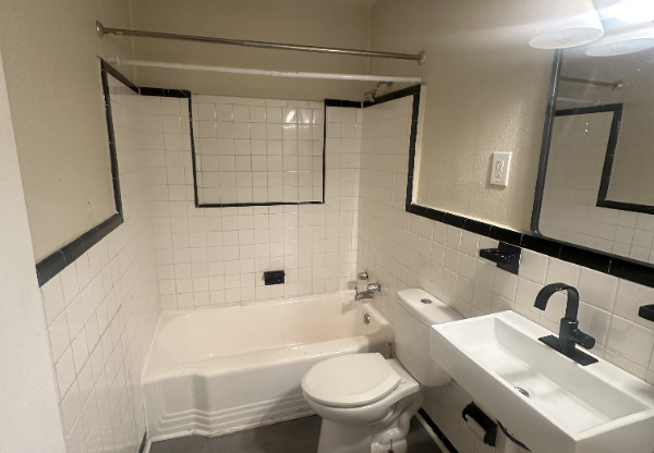 4219 Chamberlayne Ave