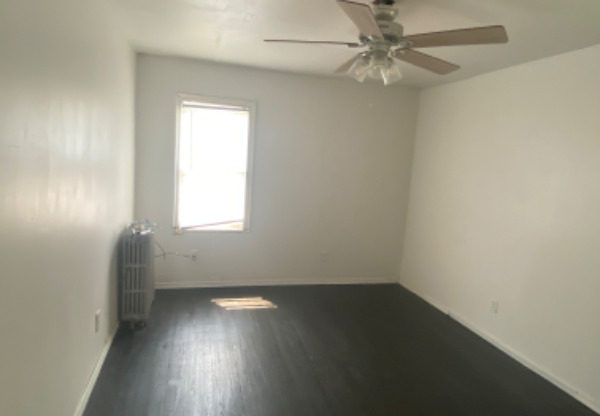 3245 N 8 ST