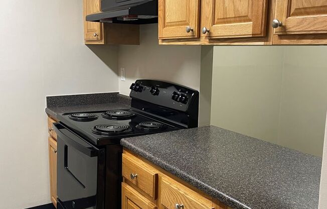 2 beds, 1 bath, 790 sqft, $2,400, Unit B207