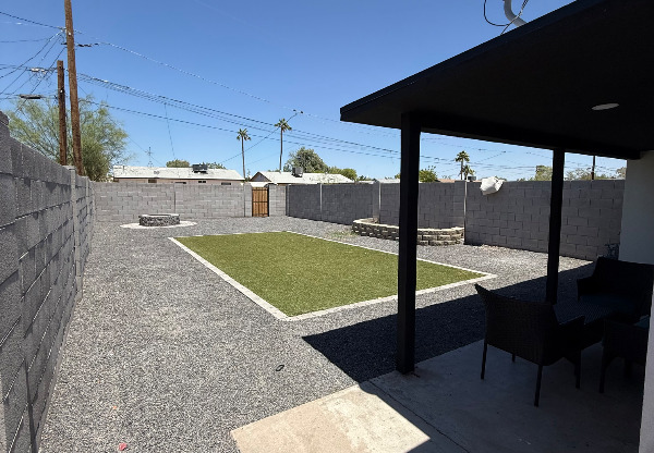 932 E TEMPE DR