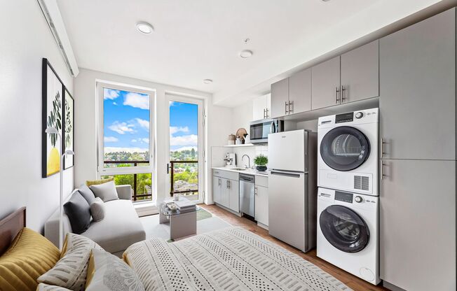 Studio, 1 bath, 331 sqft, $1,950, Unit 824