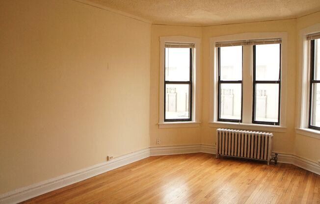 1 bed, 1 bath, 732 sqft, $1,495, Unit 1542-3O