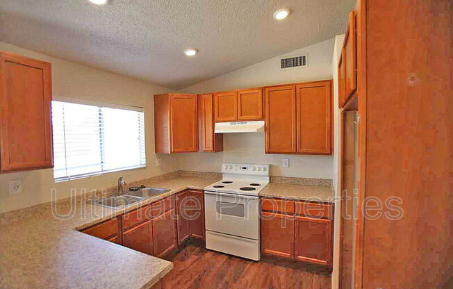 1614 W SEQUOIA DR