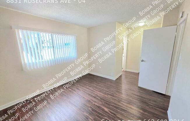 8831 Rosecrans Ave