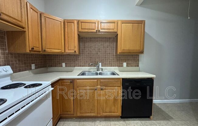 1366 CLERMONT AVE
