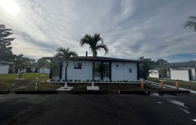 Miramar Apts
