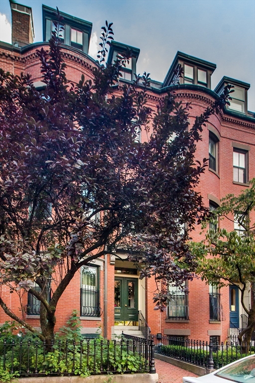 120 W CONCORD ST