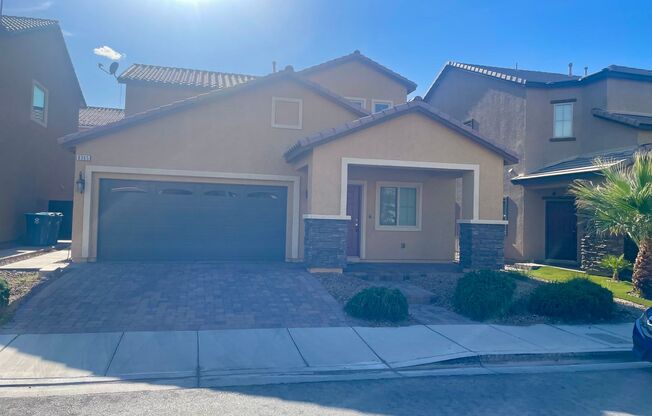 3 bed 3 bath 2 car Garage in the Southwest, The Bend
