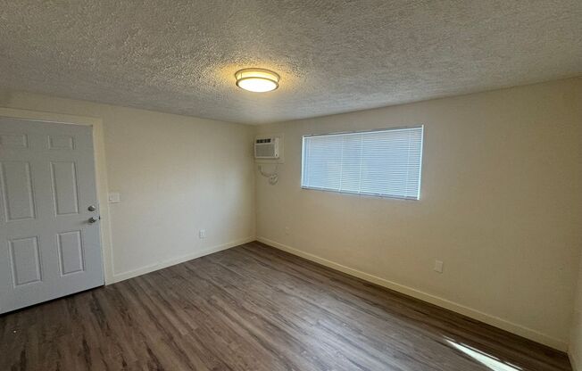 1 bed, 1 bath, $870, Unit Unit 3