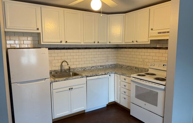 1 bed, 1 bath, 550 sqft, $1,385, Unit Unit 202