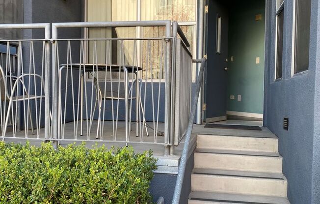 Dual Master 2 Bed 2.5 Bath - Walk-up townhouse at Atria!
