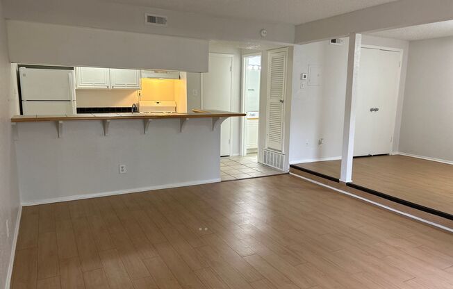 Studio, 1 bath, 575 sqft, $1,095, Unit OCR-126